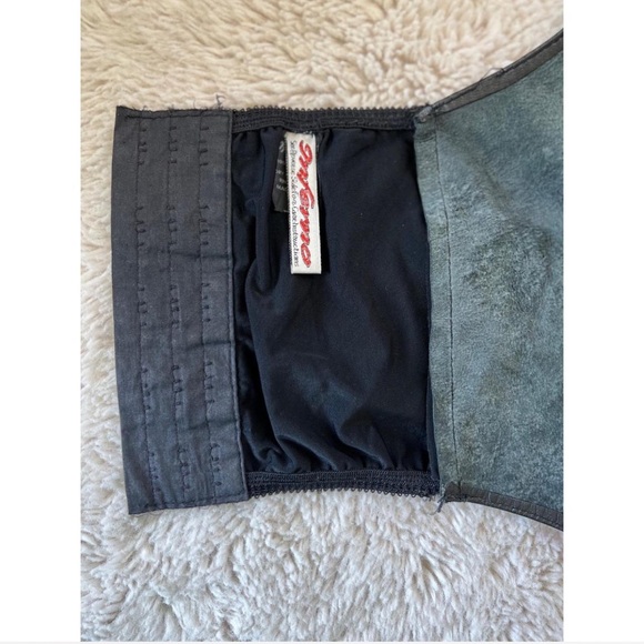 Vintage Leather Black Corset with Studded Detail - Picture 4 of 8